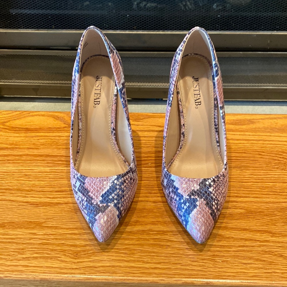 JustFab Daphne Snakeskin Stilettos Size 6.5